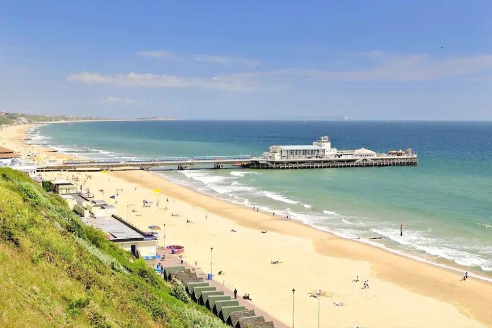 Flat-B, 4 Adults, 20 Mins To Beach, Netflix, Wifi, Sleeps 4 Adults Bournemouth Exterior photo