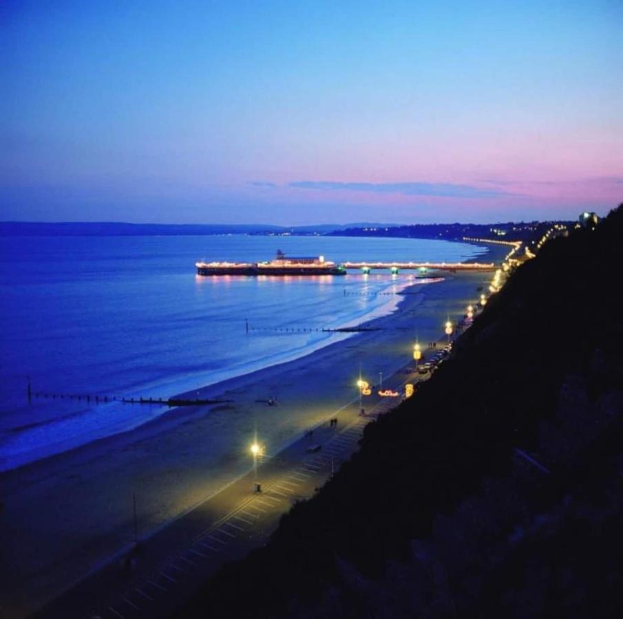 Flat-B, 4 Adults, 20 Mins To Beach, Netflix, Wifi, Sleeps 4 Adults Bournemouth Exterior photo