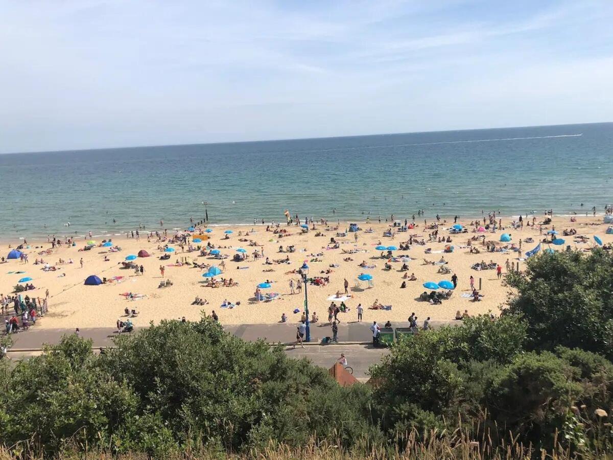 Flat-B, 4 Adults, 20 Mins To Beach, Netflix, Wifi, Sleeps 4 Adults Bournemouth Exterior photo